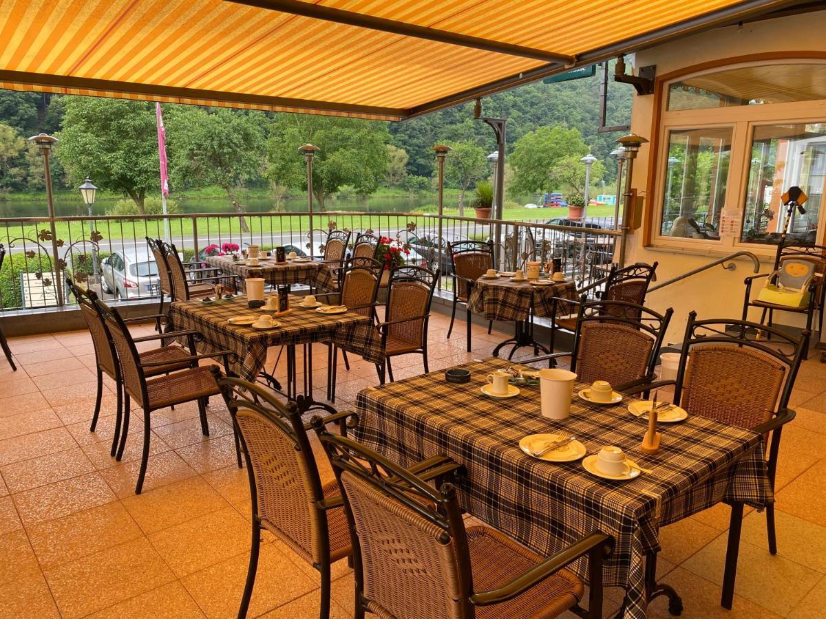 B&B Hotel & Café Moselterrasse Ediger-Eller Kültér fotó