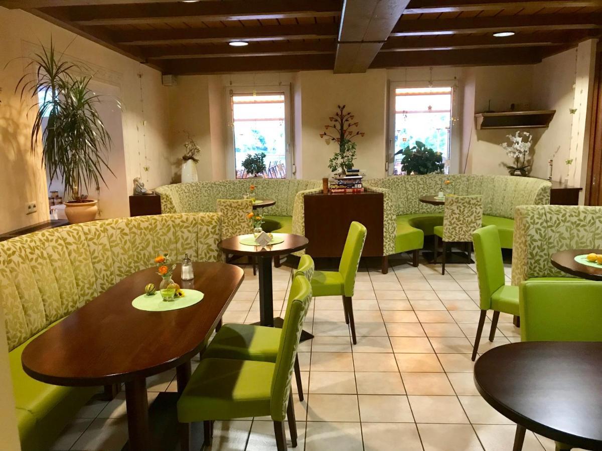 B&B Hotel & Café Moselterrasse Ediger-Eller Kültér fotó