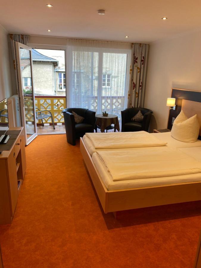 B&B Hotel & Café Moselterrasse Ediger-Eller Kültér fotó